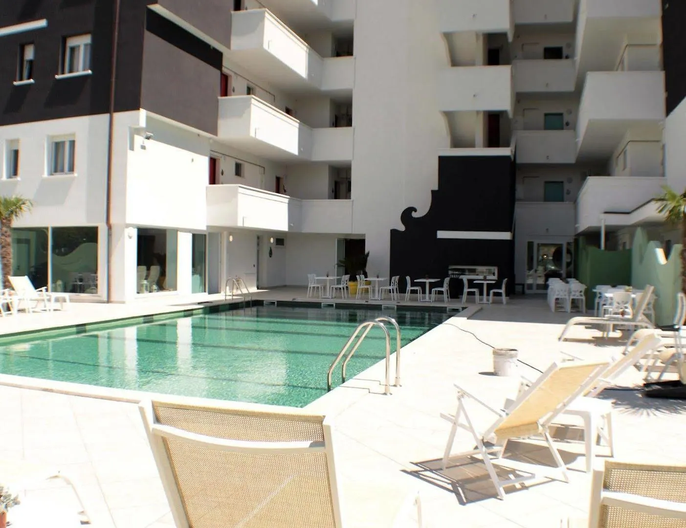 Nero D'Avorio Aparthotel & Spa Rimini 4*,