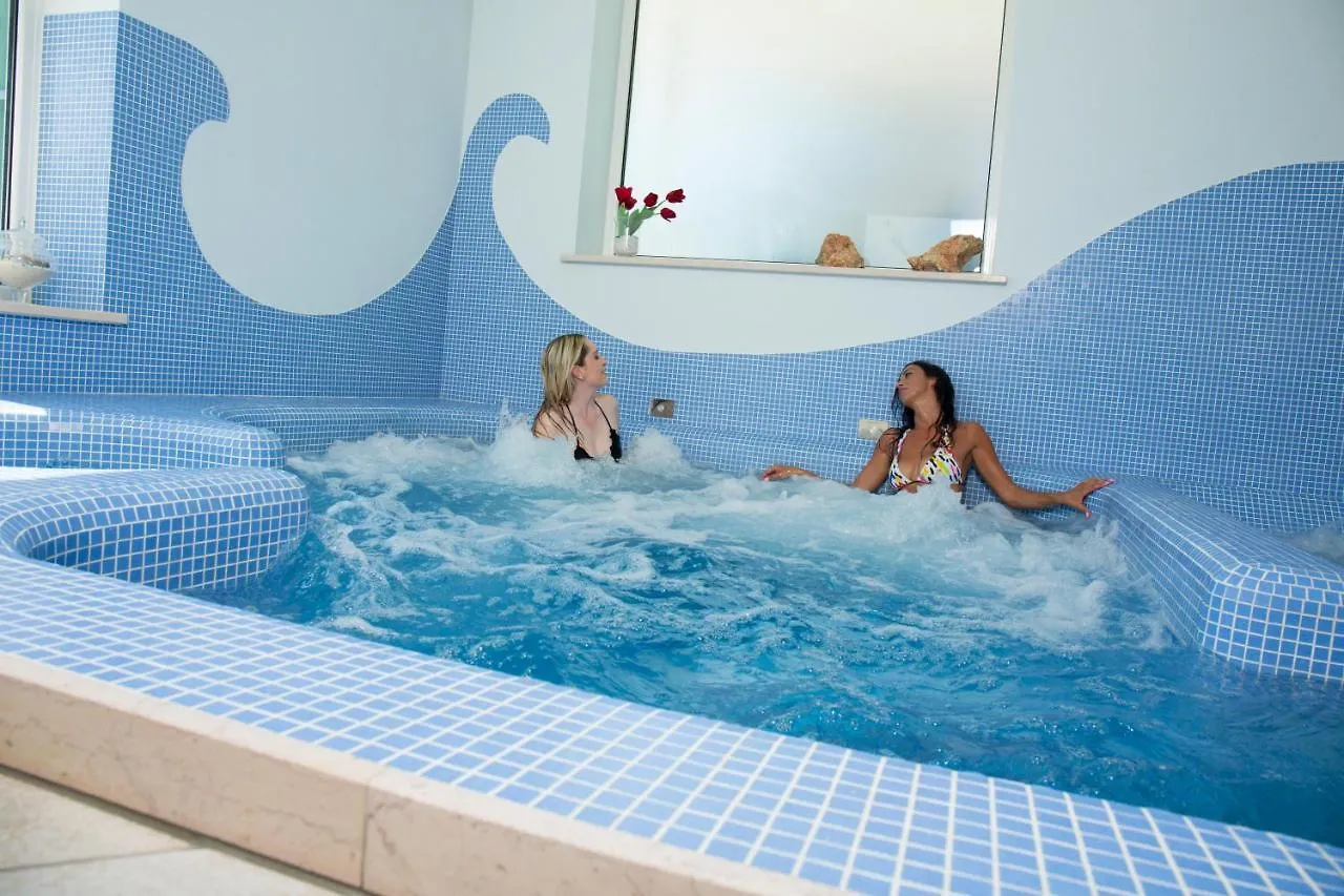 רימיני Nero D'Avorio Aparthotel & Spa 4*,